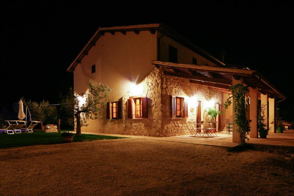 Agriturismo Le Vigne Villa Foligno Exterior photo